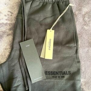 Essentials short